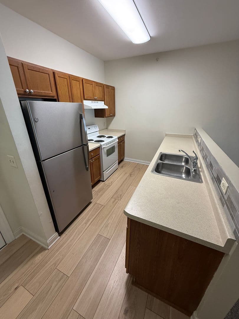 Kenosha Apartment: 1923 63rd St