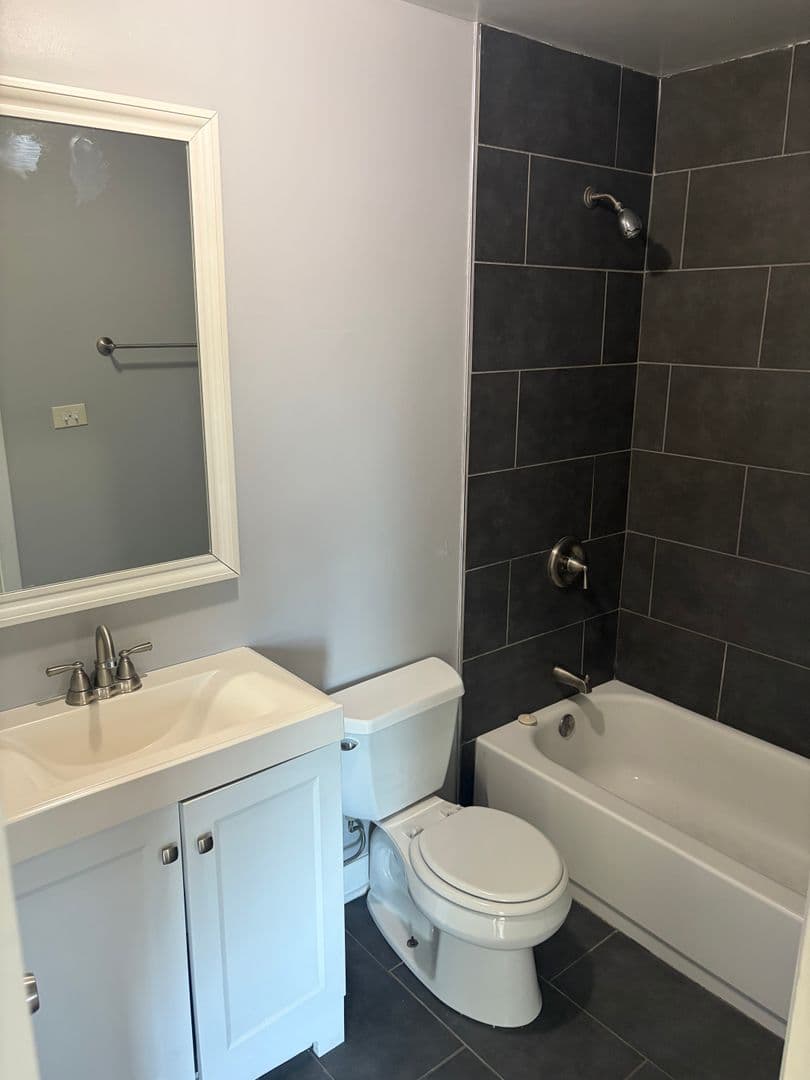 Oak Lawn Apartment: 10114-16 S Pulaski Rd
