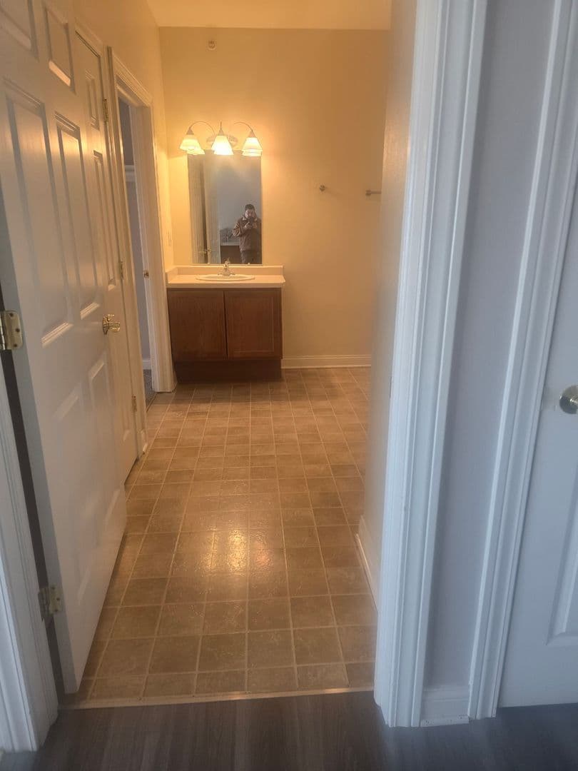 Kenosha Apartment: 1923 63rd St