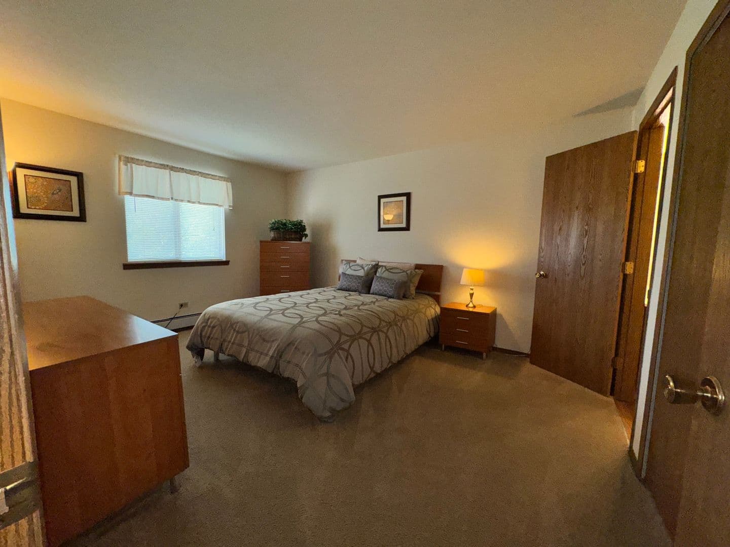 Orland Hills Apartment: 16005 Applewood Lane