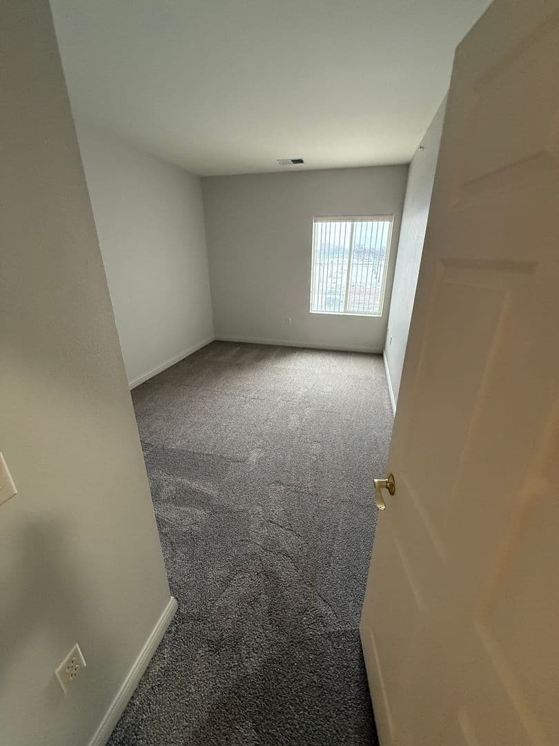 Kenosha Apartment: 1923 63rd St
