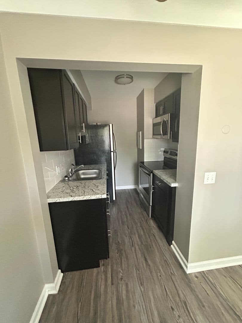Toledo Apartment: 3808 W Sylvania Ave