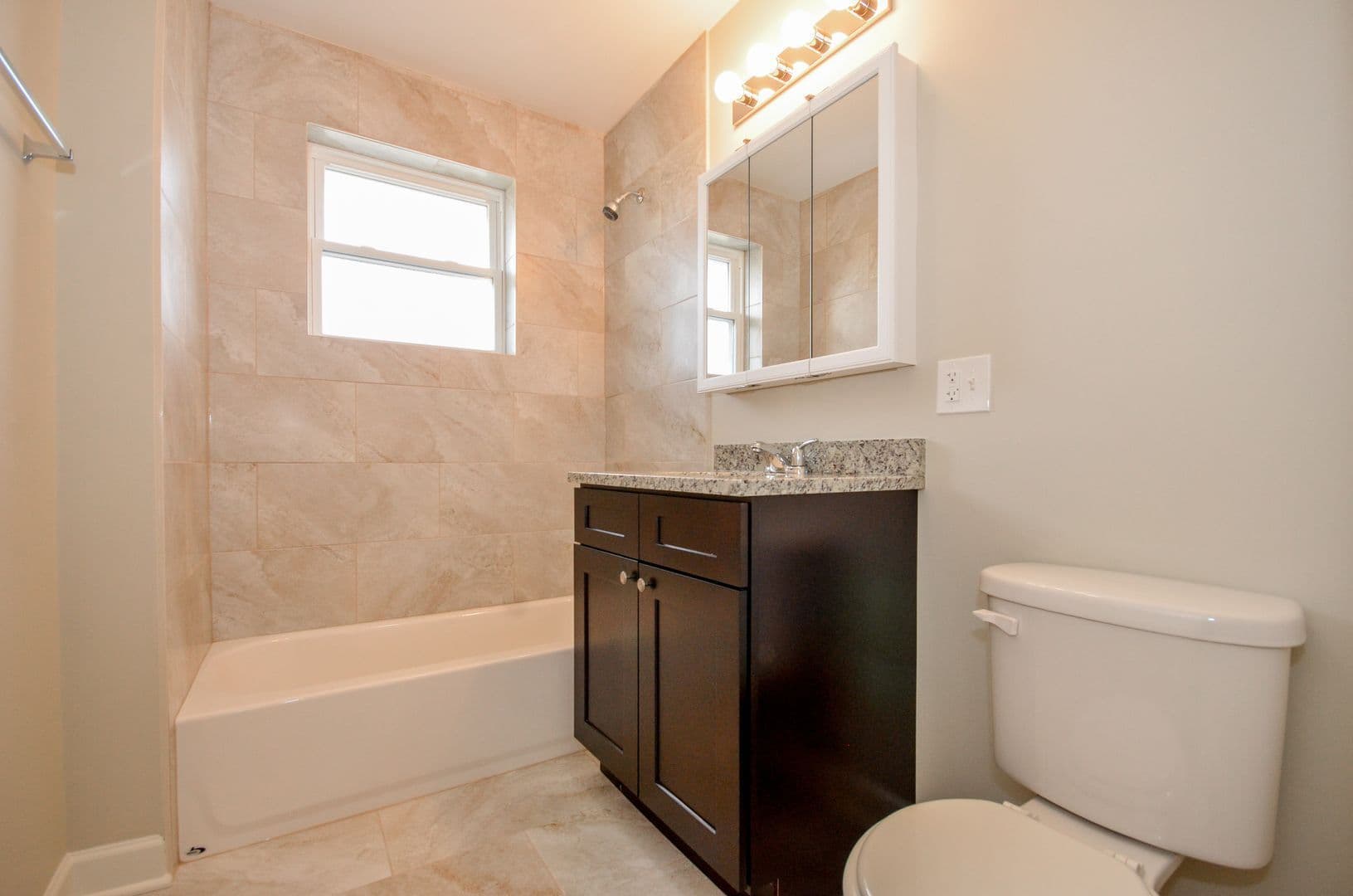 Mt Prospect Apartment: 3021-31 Lynn Court