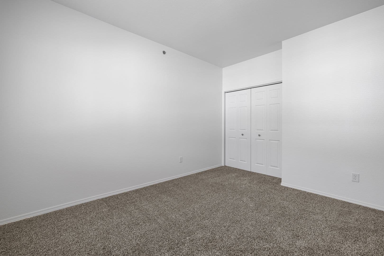Rapid City Apartment: 1900 Fox Road