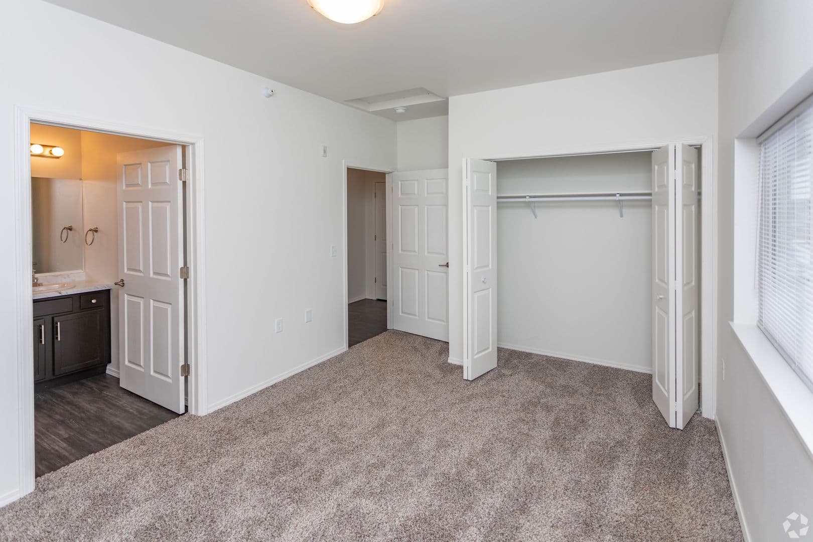 Sioux Falls Apartment: 3909 N Olympia Ave