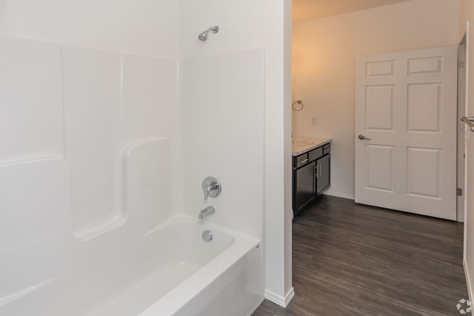 Sioux Falls Apartment: 3909 N Olympia Ave