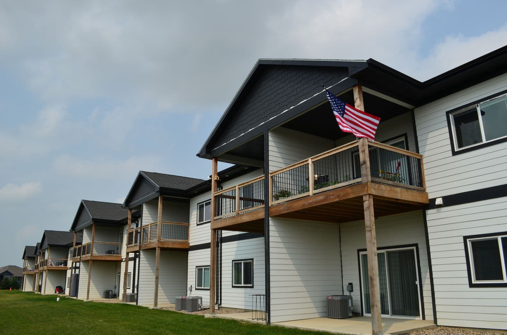 Sioux Falls Apartment: 3909 N Olympia Ave
