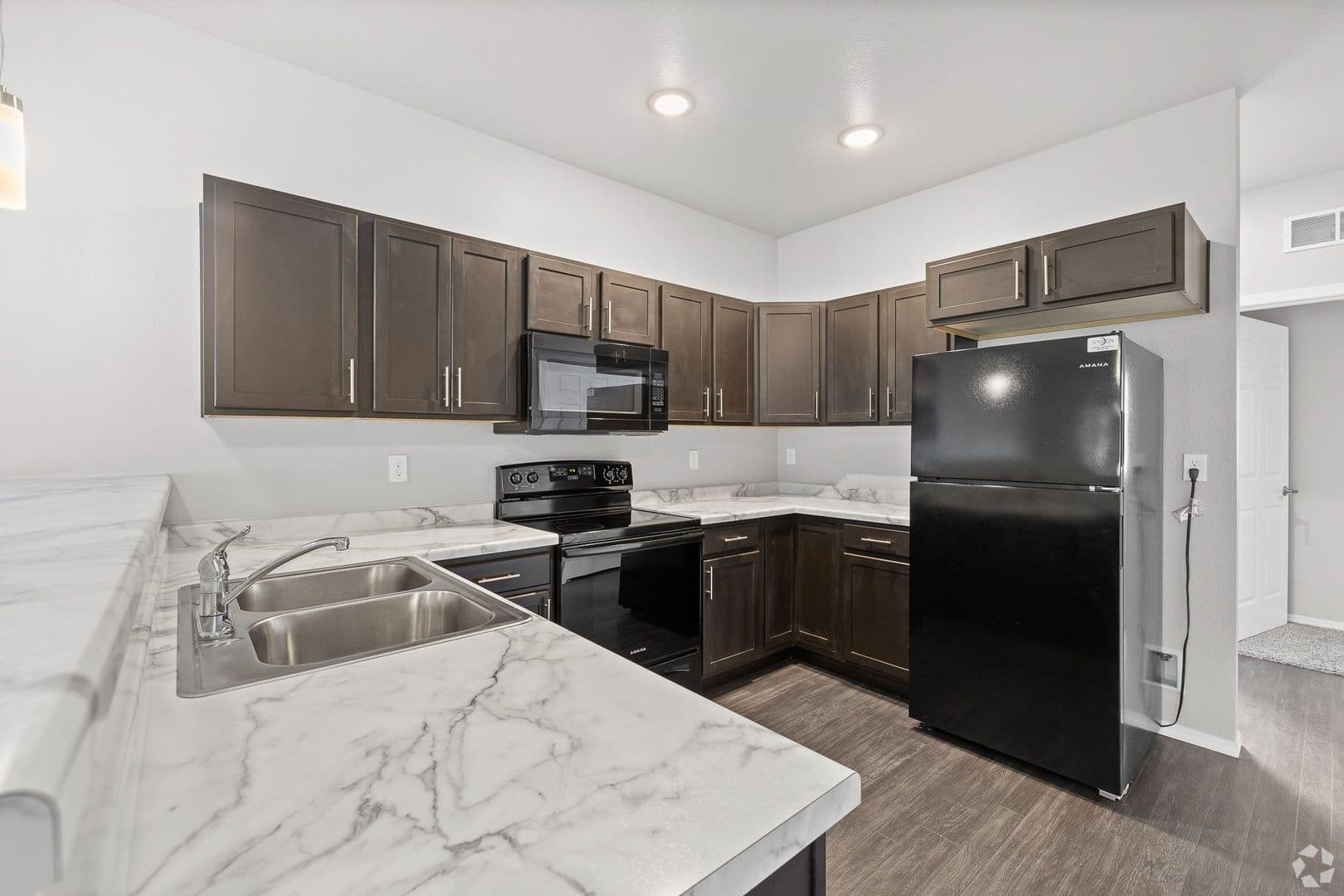 Rapid City Apartment: 1900 Fox Road