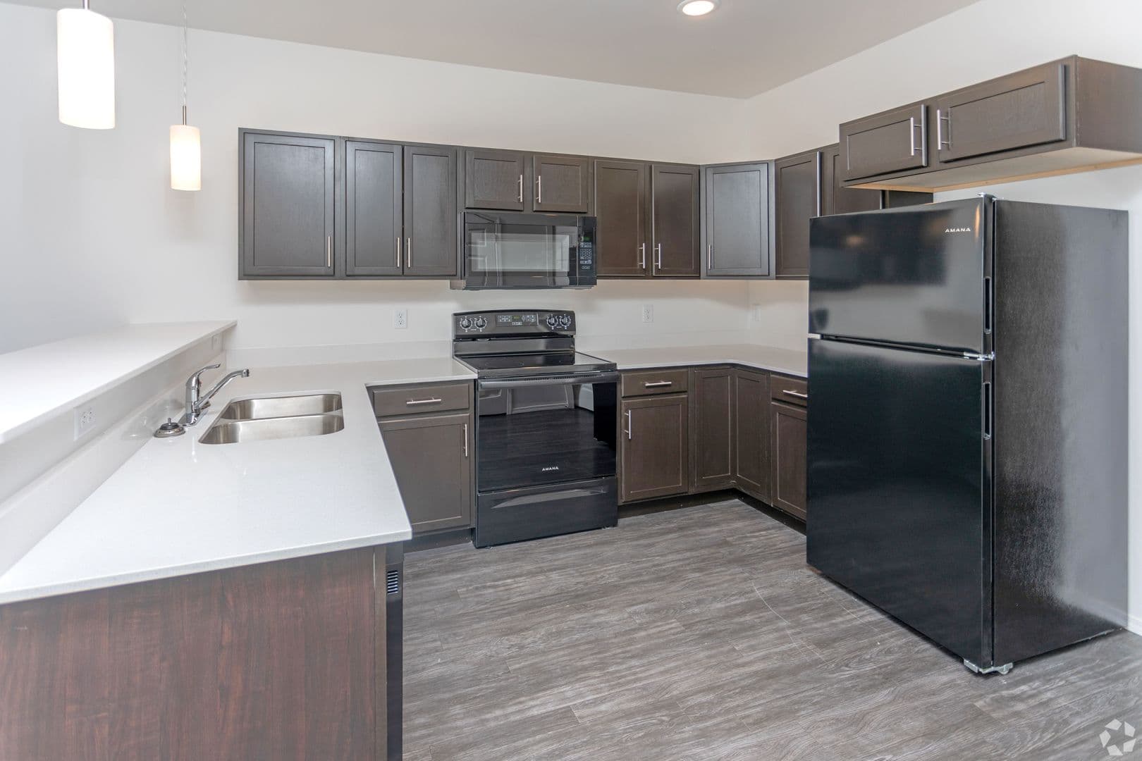 Sioux Falls Apartment: 3909 N Olympia Ave
