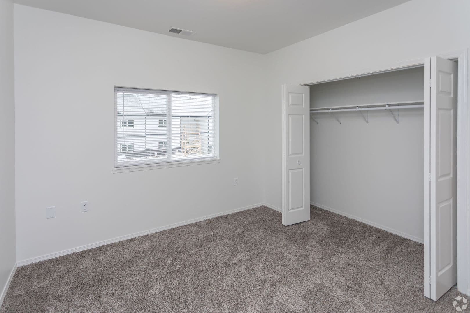 Sioux Falls Apartment: 3909 N Olympia Ave