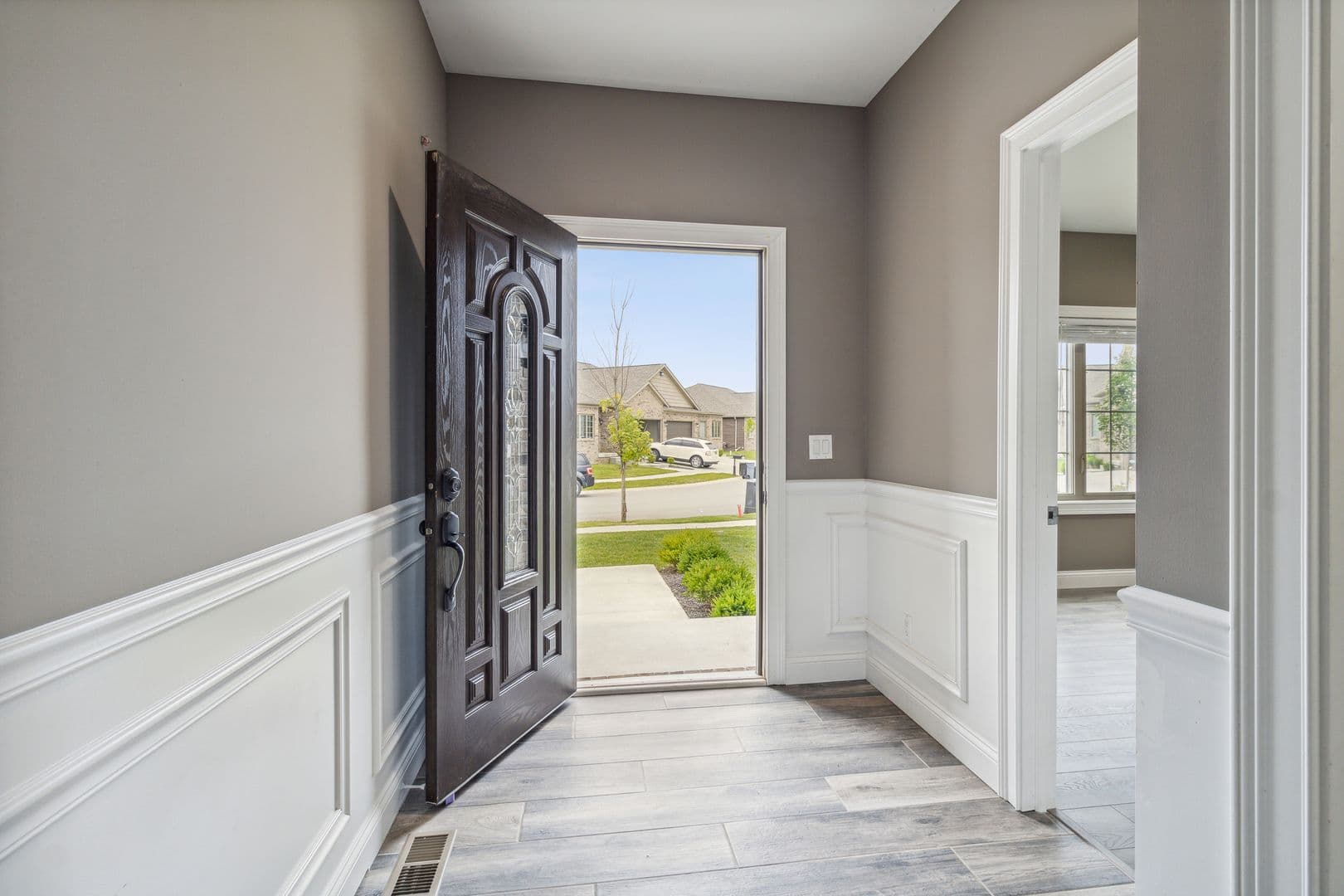 Davison Apartment: 1243 Main Gate Drive