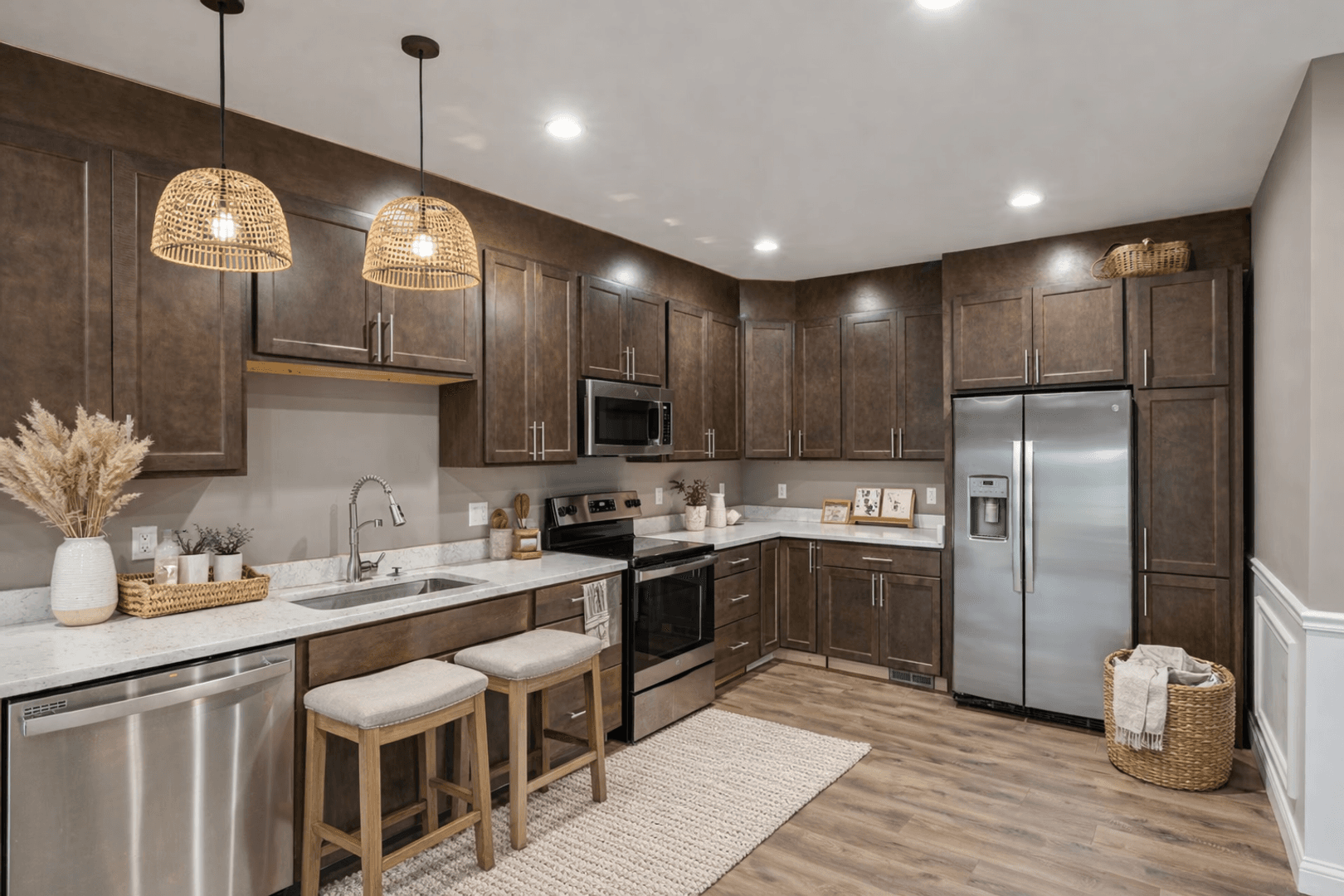 Davison Apartment: 1243 Main Gate Drive