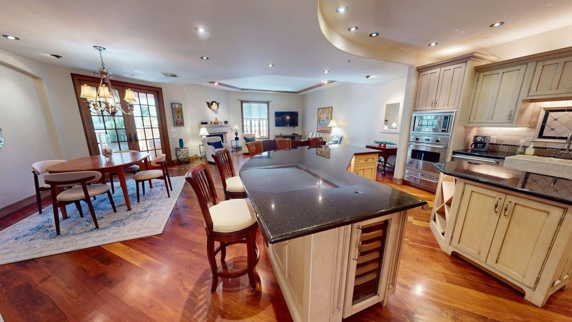 Coronado Condo: 120 C Ave #205