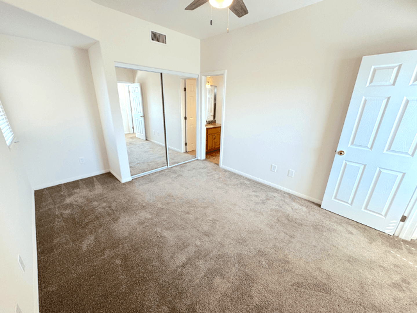 Imperial Beach House: 256 Elm Ave