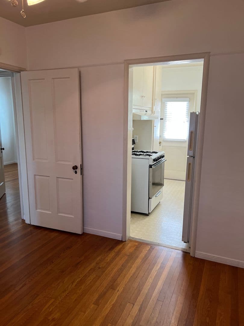 Coronado Apartment: 732-750 D Avenue