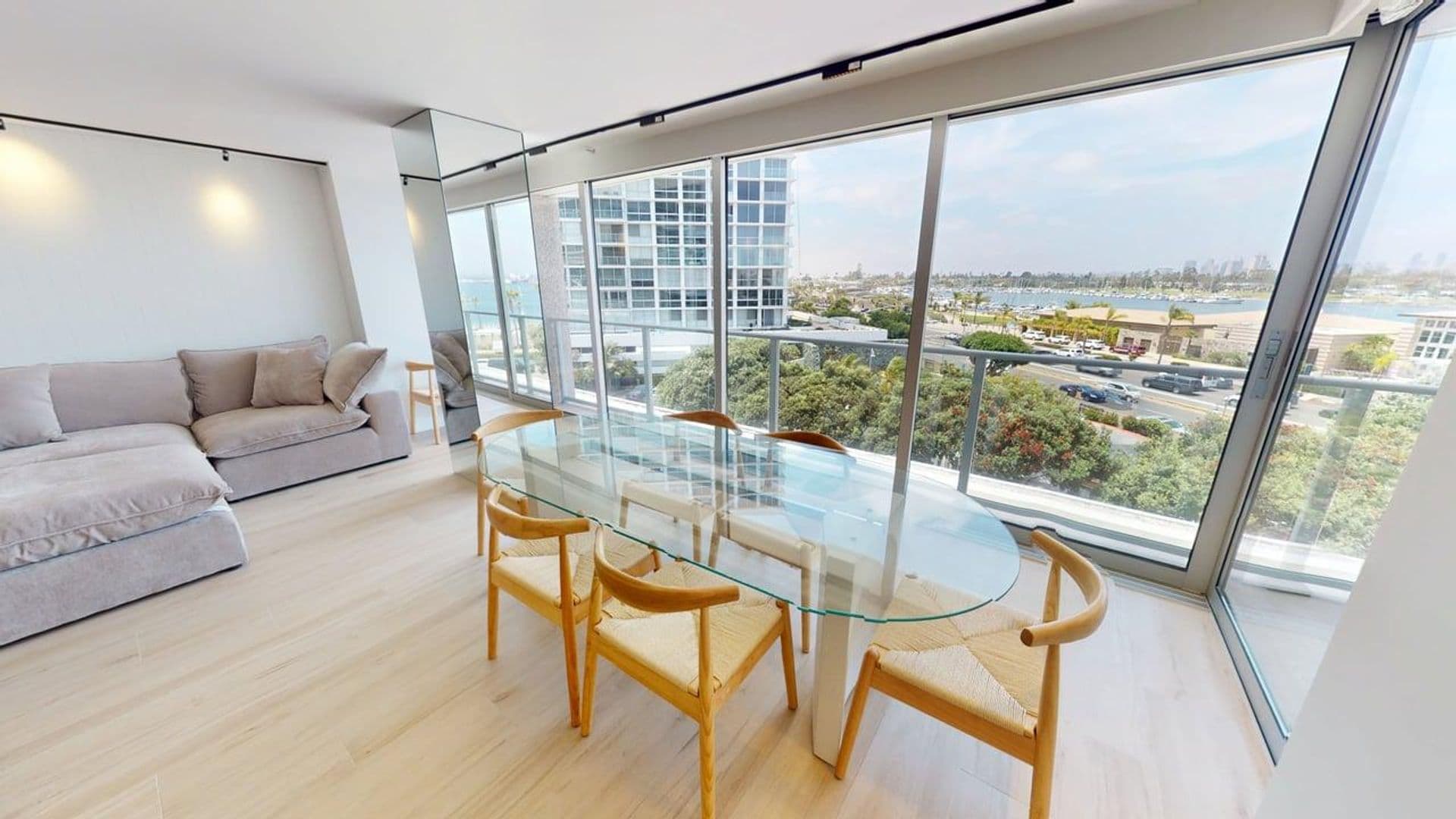 Coronado Apartment: 1820 Avenida del Mundo #308