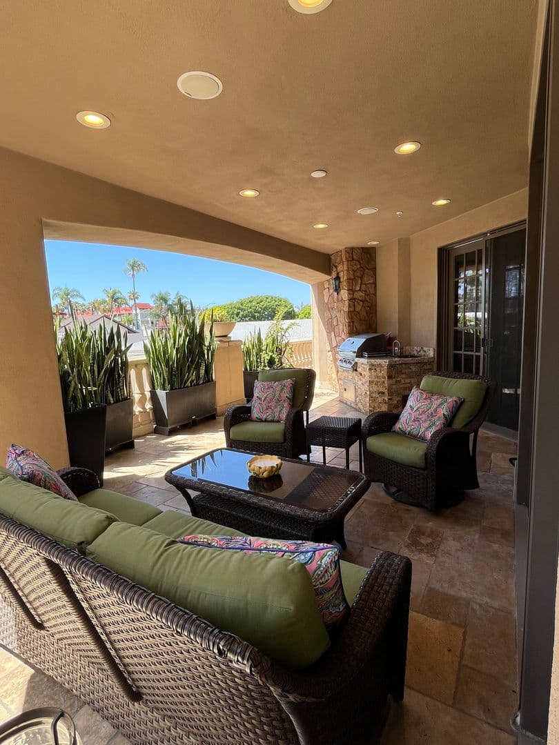 Coronado Condo: 120 C Ave #205