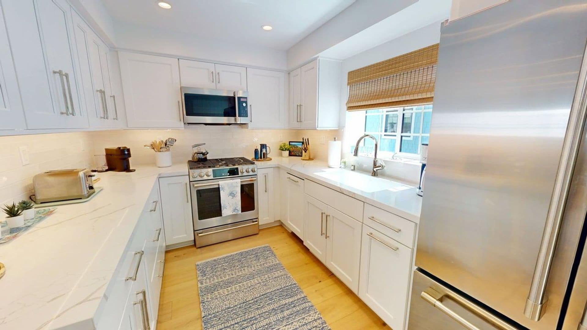 Coronado Townhome: 543 Orange Ave