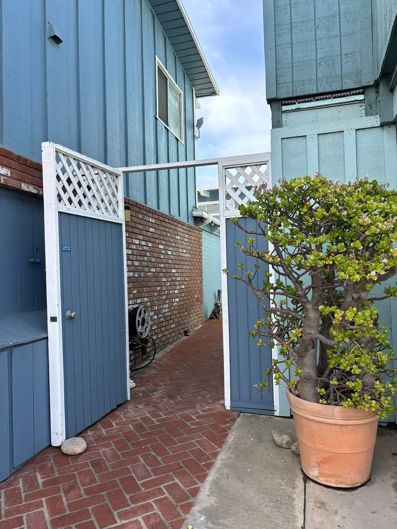 Imperial Beach Condo: 1480 Seacoast Dr - Unit A