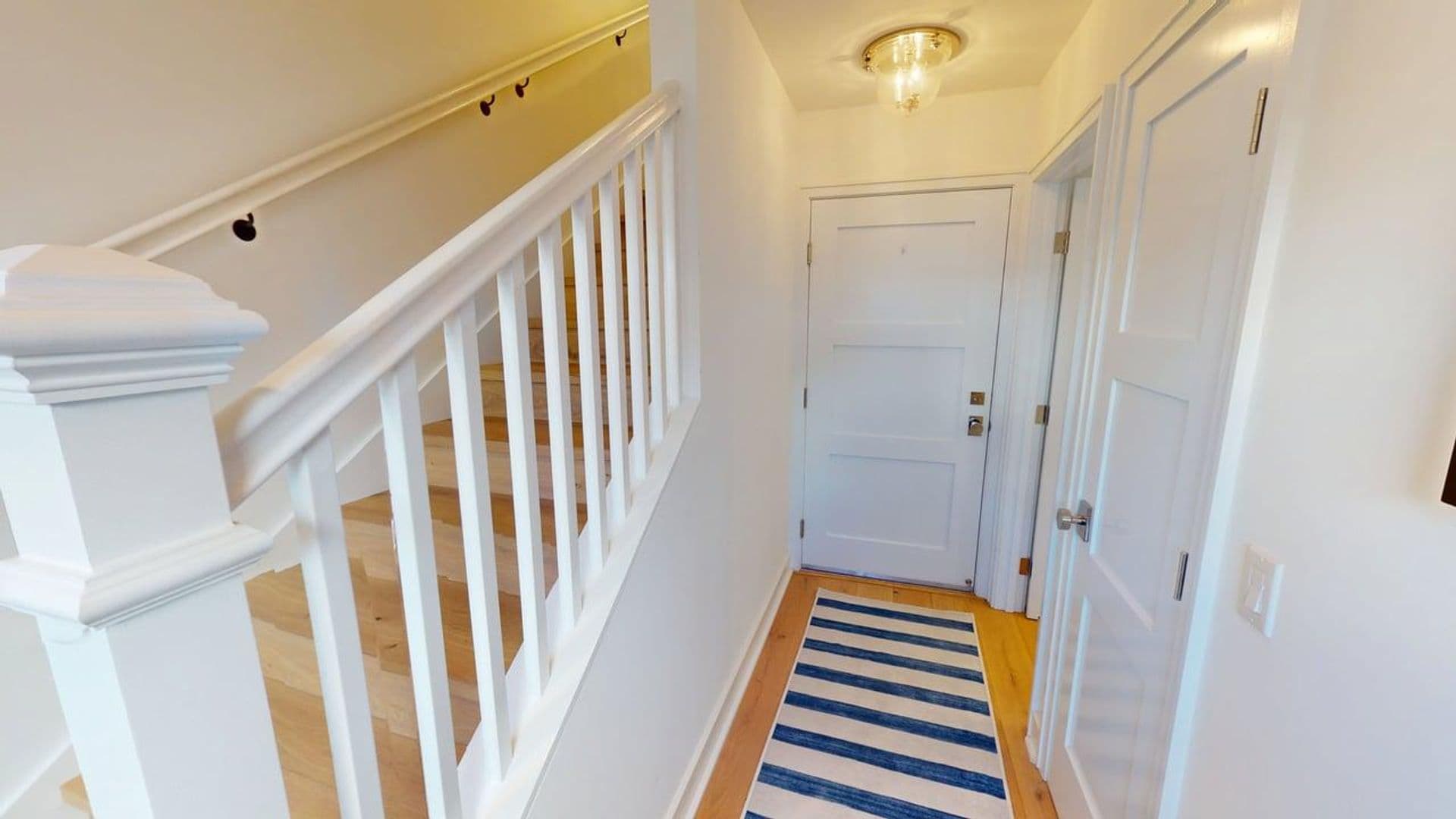 Coronado Townhome: 543 Orange Ave