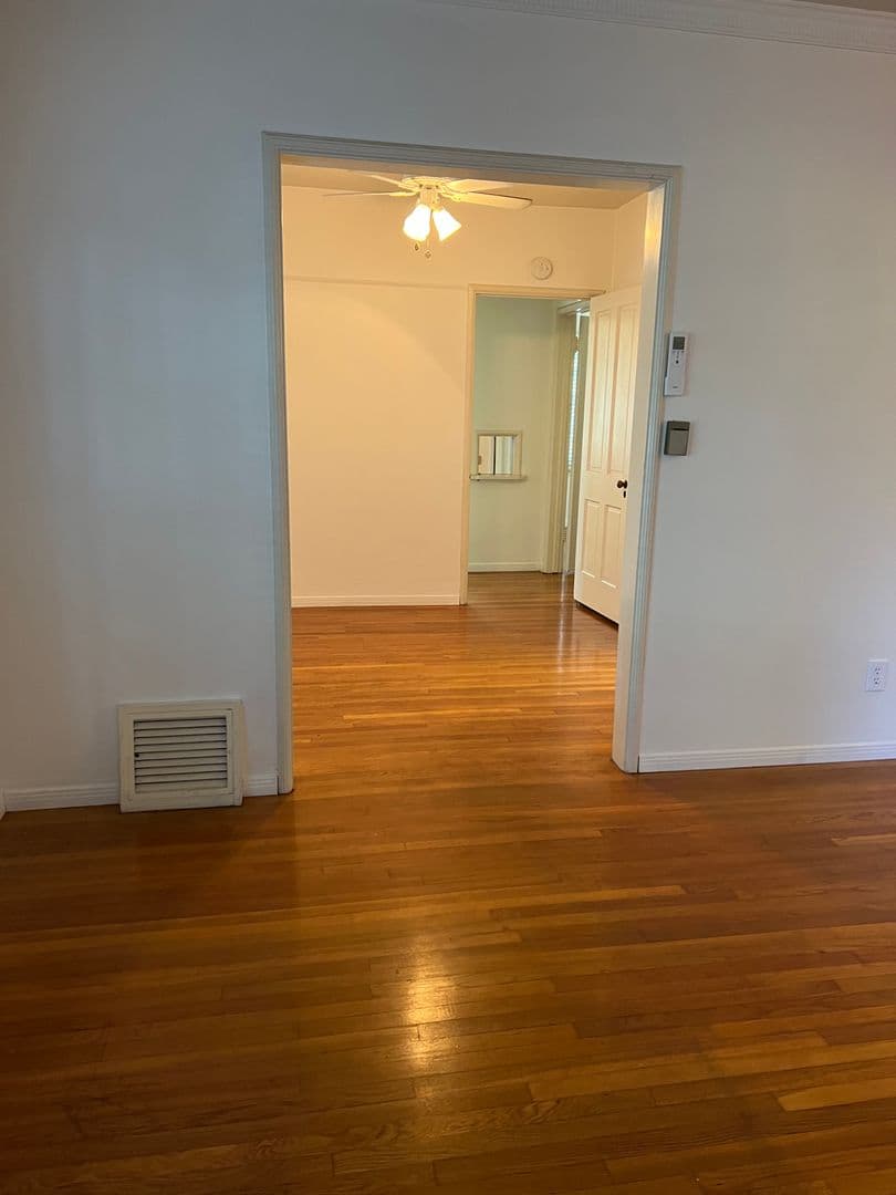 Coronado Apartment: 732-750 D Avenue