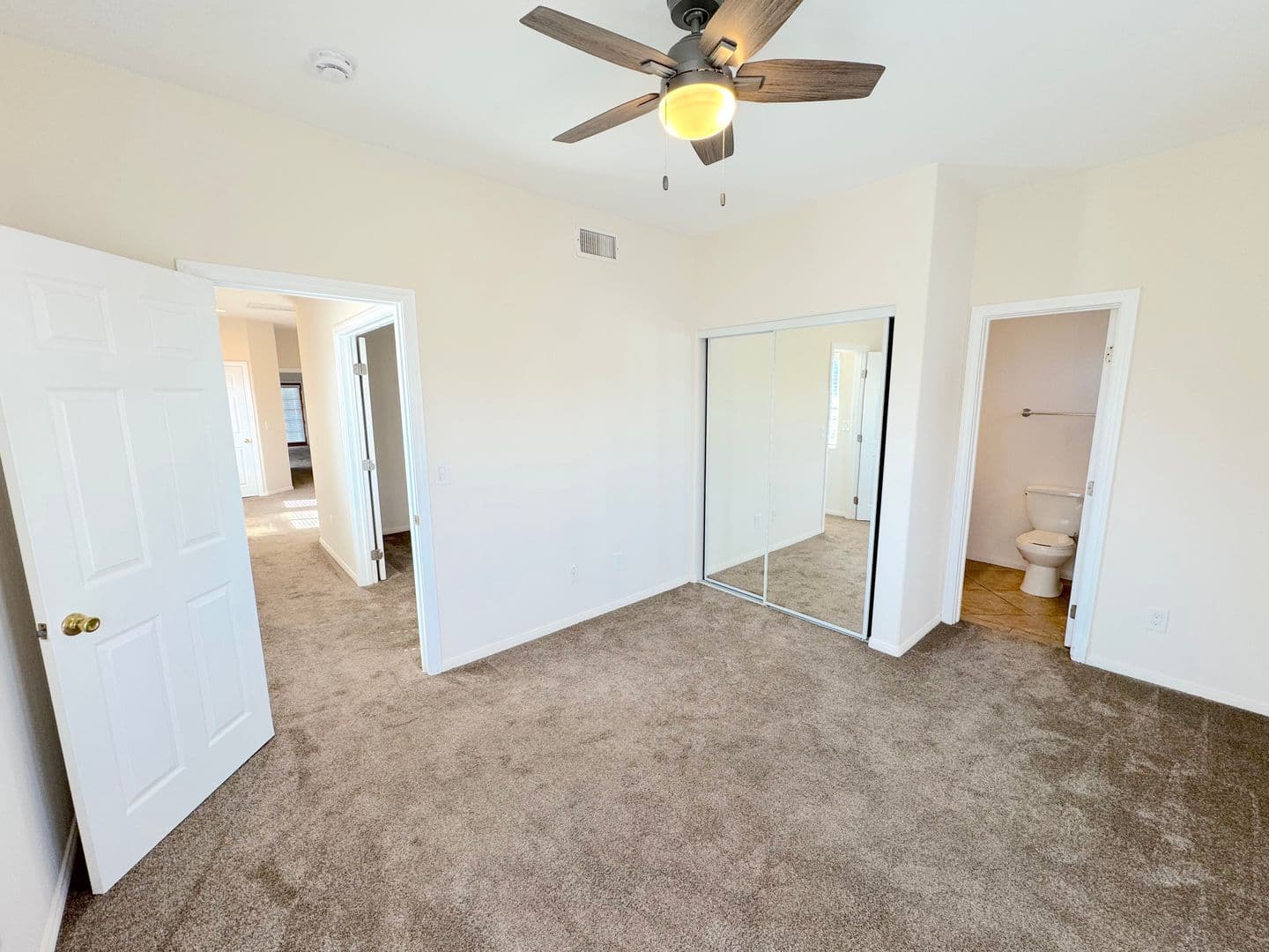 Imperial Beach House: 256 Elm Ave