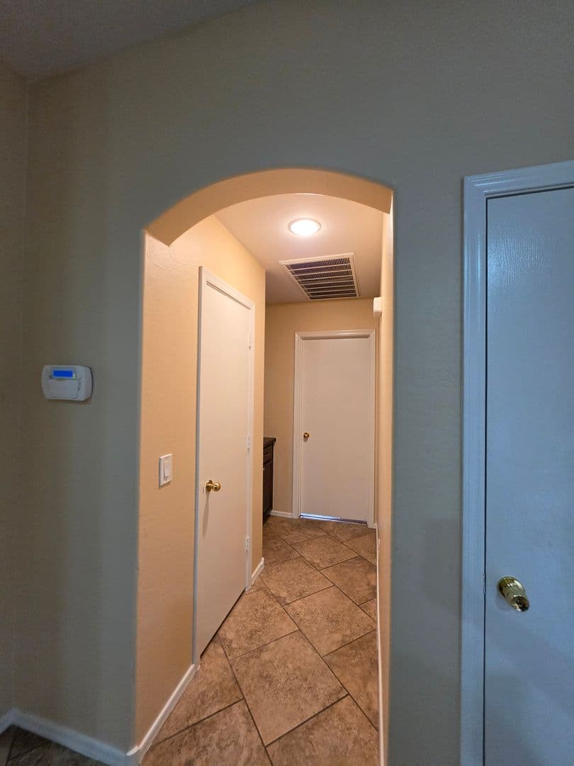 Laveen House: 7805 S. 48th Ln