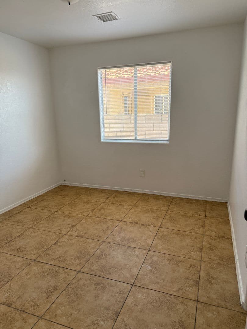 Eloy House: 196 S Picacho Heights Rd