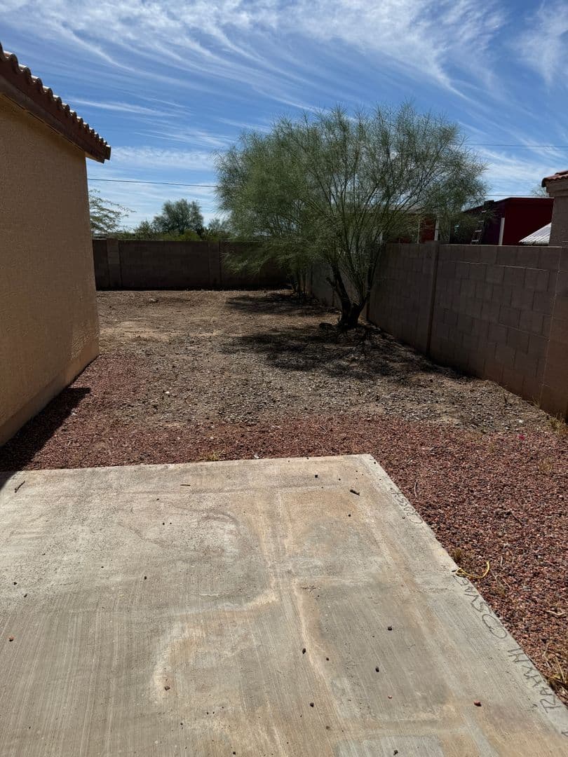 Eloy House: 196 S Picacho Heights Rd