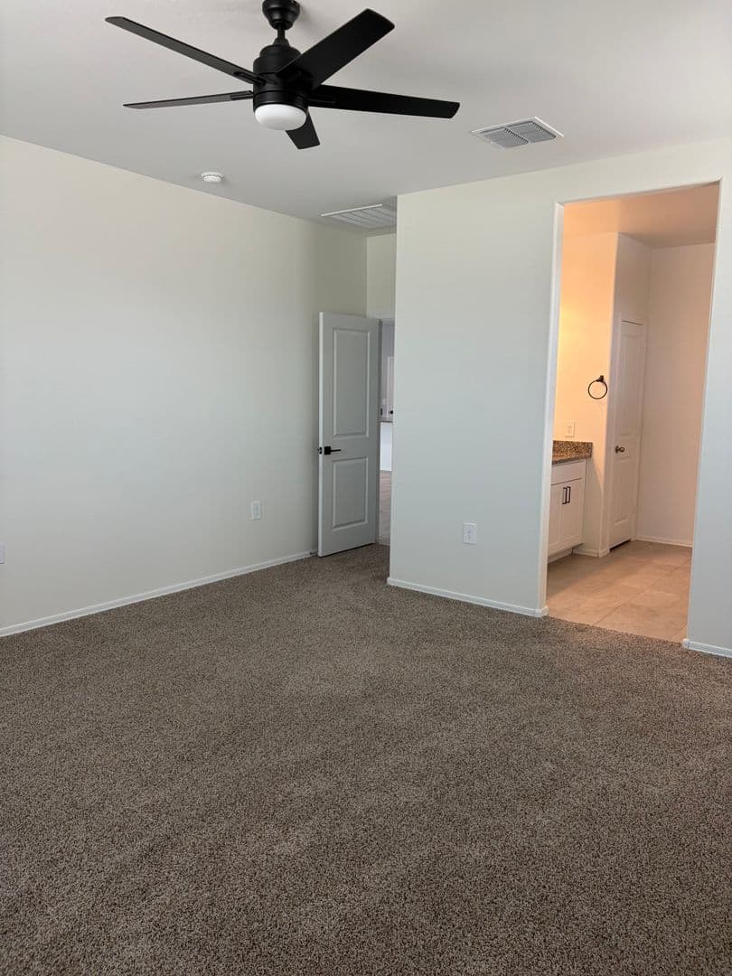 Maricopa House: 36202 W San Alvarez Ave