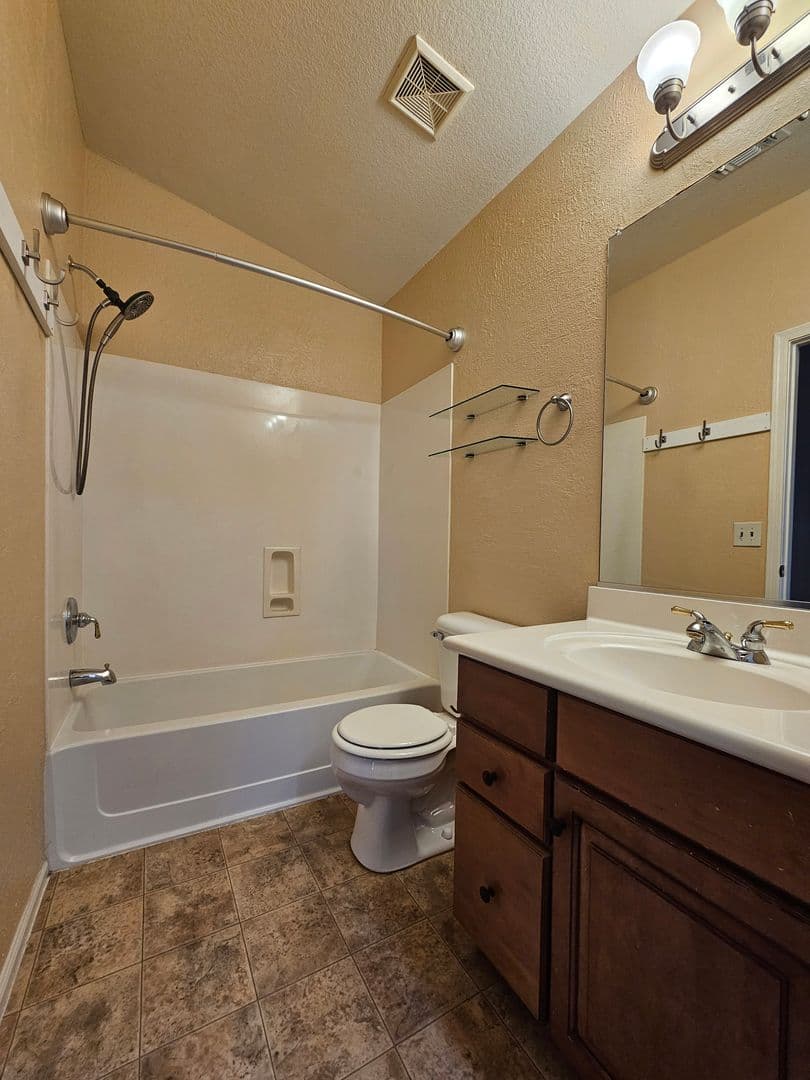 Maricopa House: 42804 W Sunland Dr
