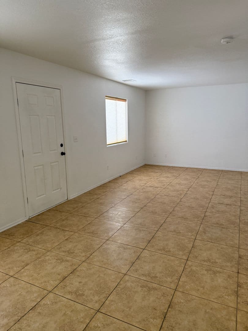 Eloy House: 196 S Picacho Heights Rd