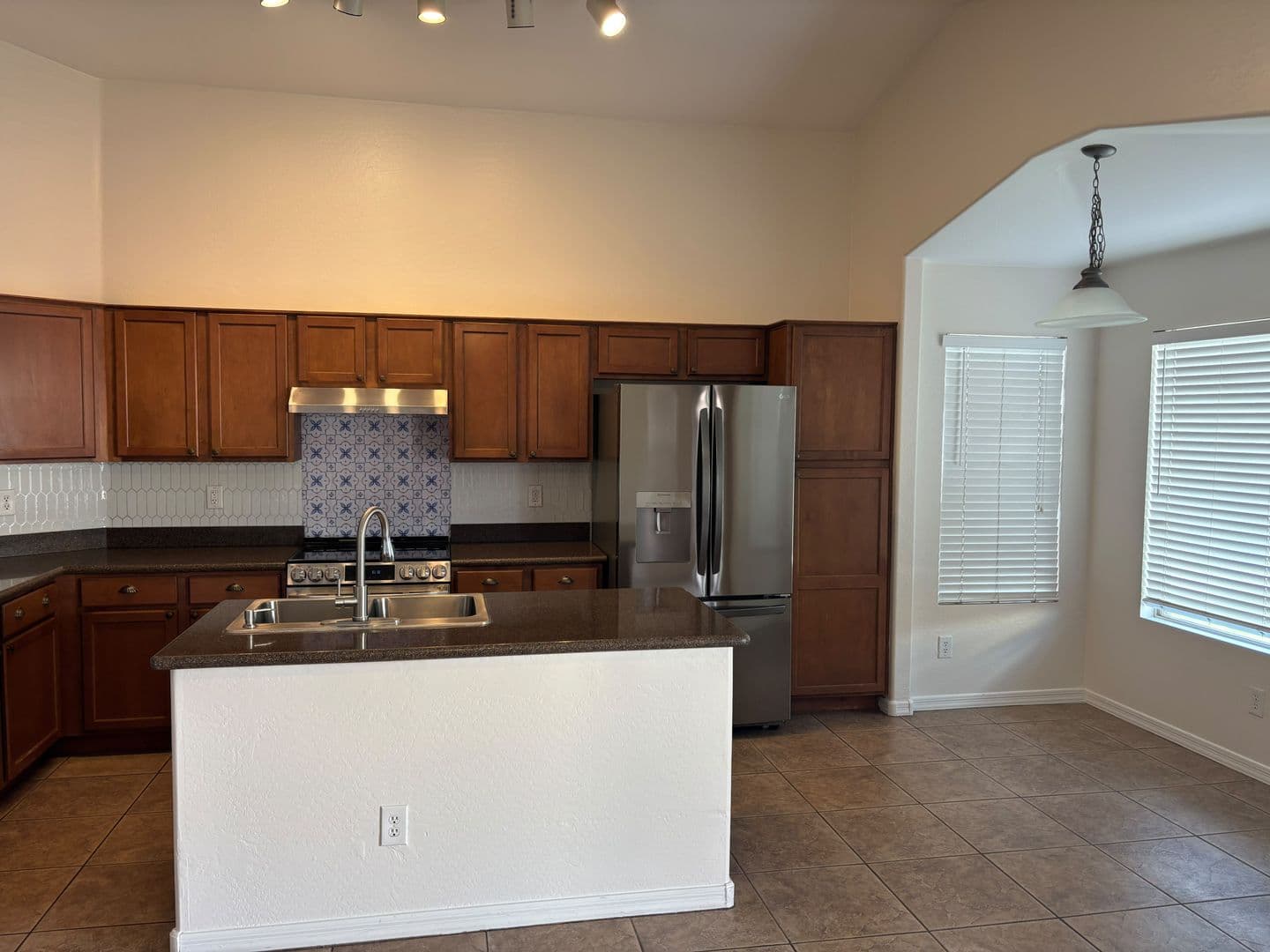 Avondale House: 414 S 112th Dr