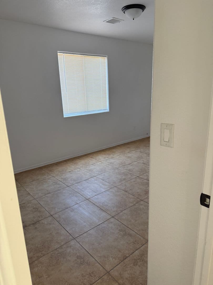 Eloy House: 196 S Picacho Heights Rd