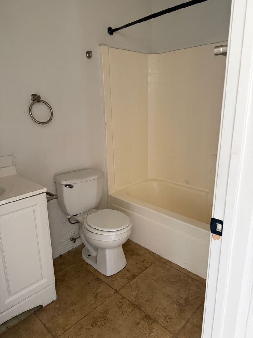 Eloy House: 196 S Picacho Heights Rd