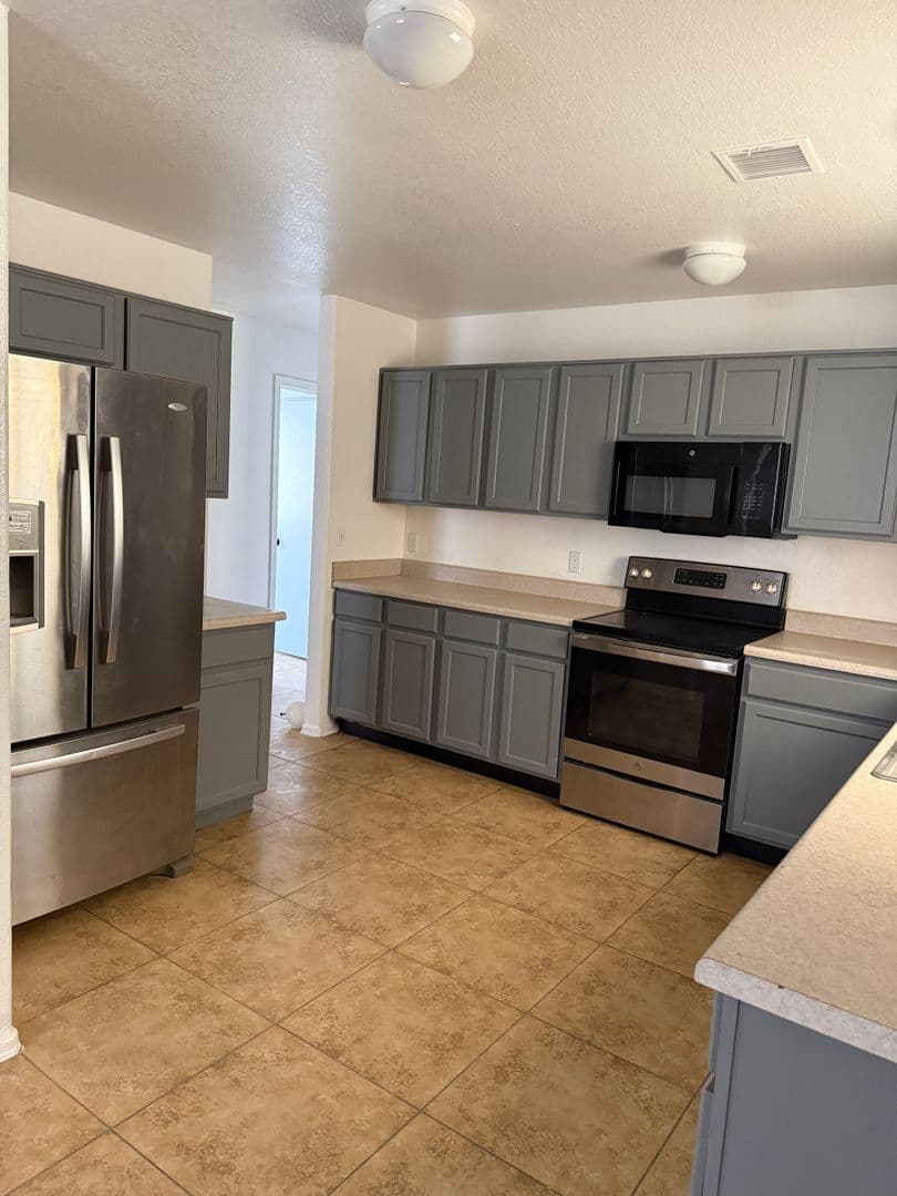 Eloy House: 196 S Picacho Heights Rd