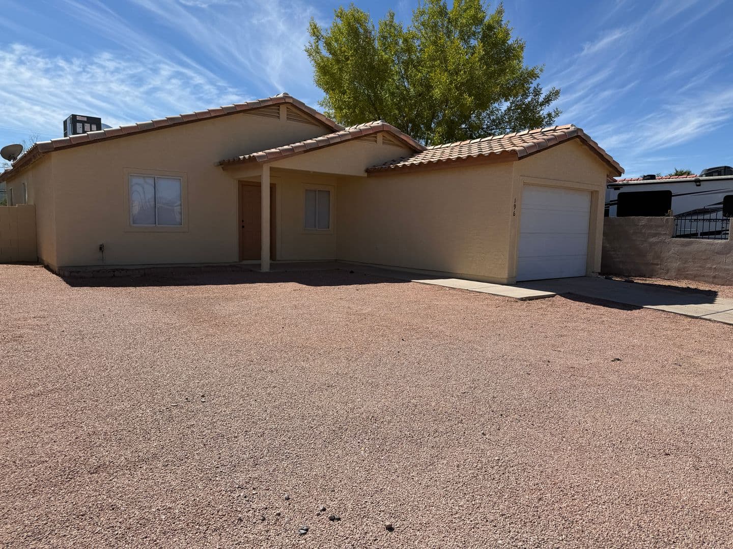 Eloy House: 196 S Picacho Heights Rd