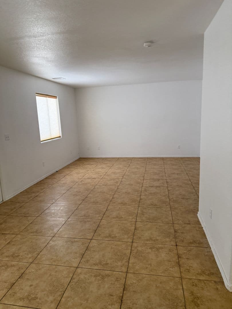 Eloy House: 196 S Picacho Heights Rd