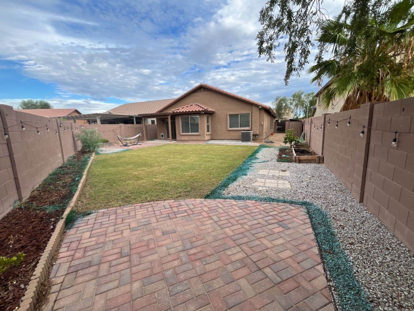 Avondale House: 414 S 112th Dr