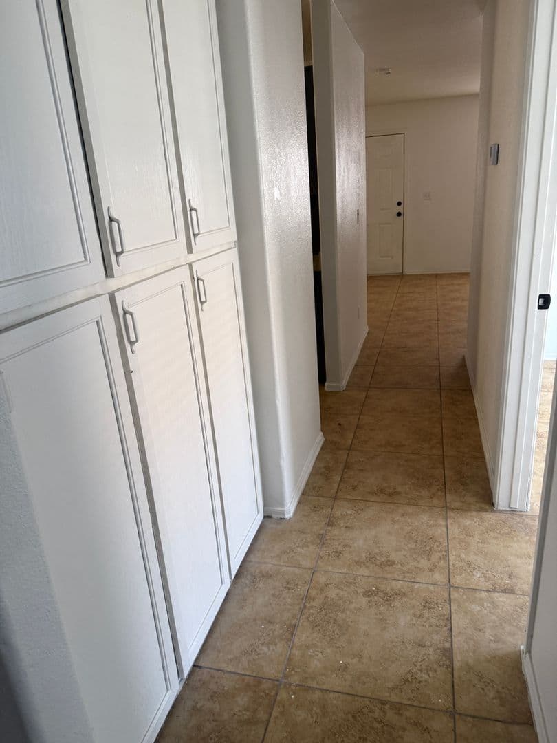 Eloy House: 196 S Picacho Heights Rd