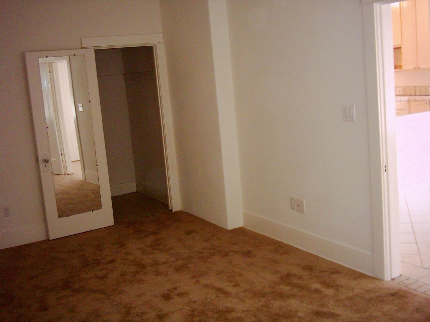 Long Beach Apartment: 1154 Cedar