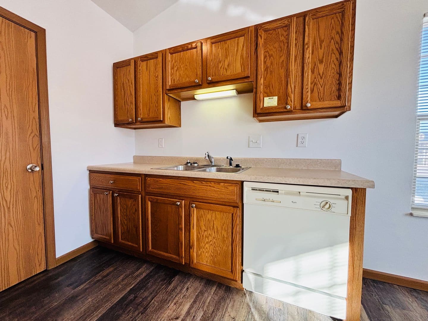 Belleville Apartment: 1671 Shadow Ridge Court