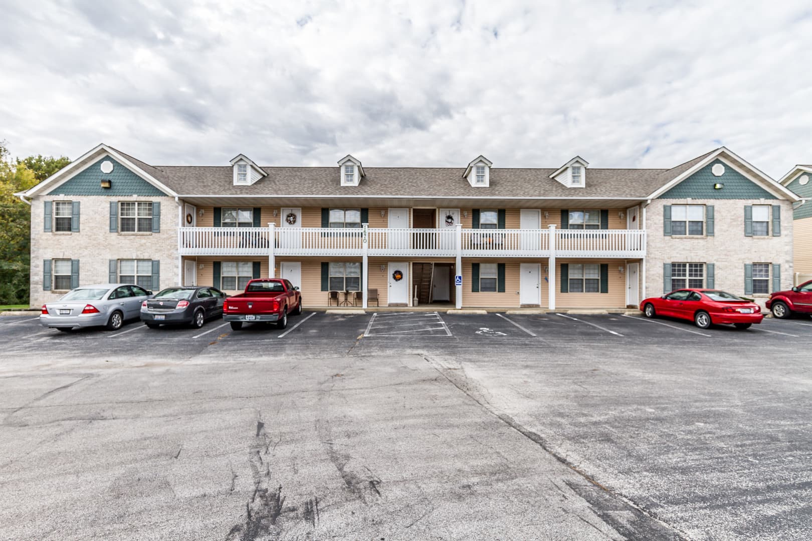 Belleville Apartment: 1671 Shadow Ridge Court