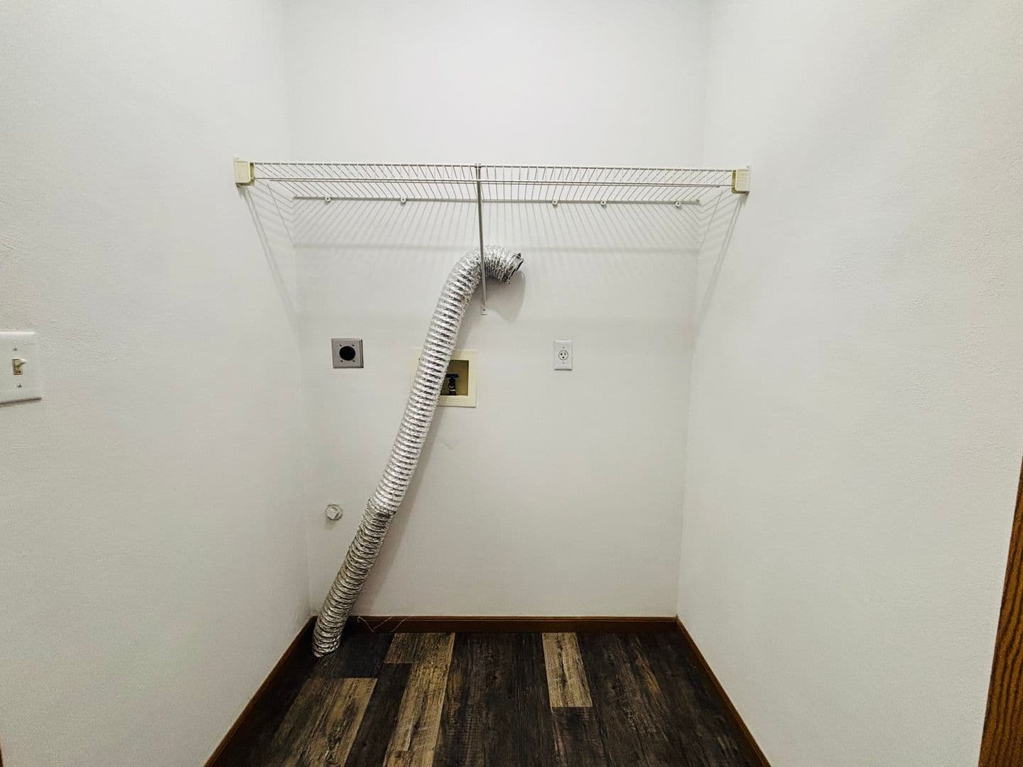 Belleville Apartment: 1671 Shadow Ridge Court