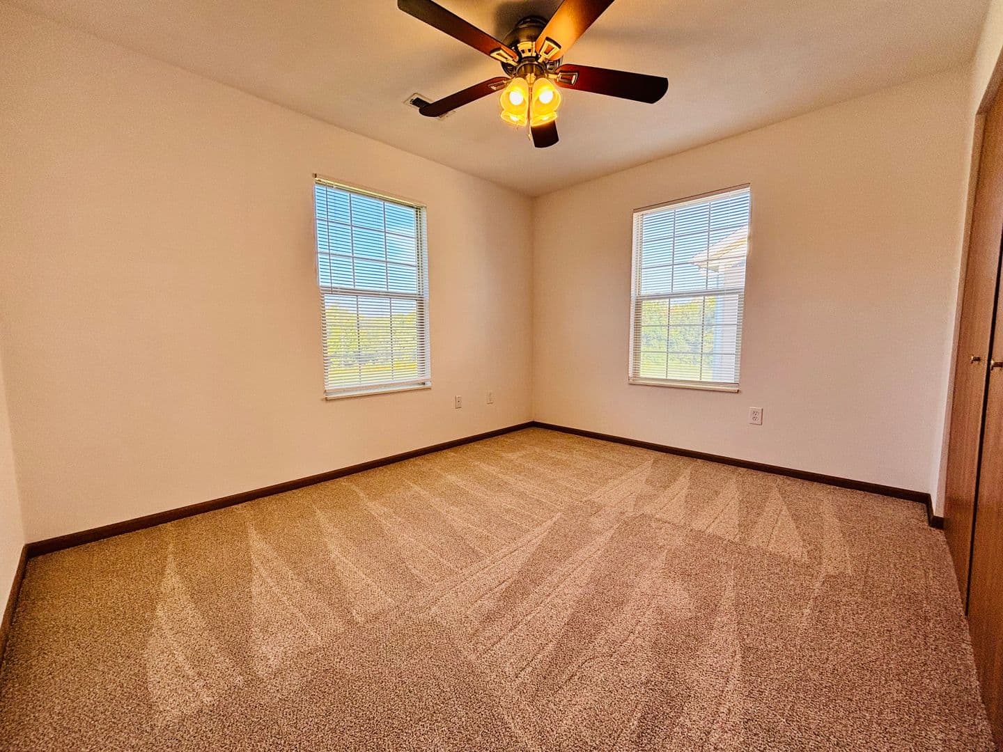 Belleville Apartment: 1671 Shadow Ridge Court