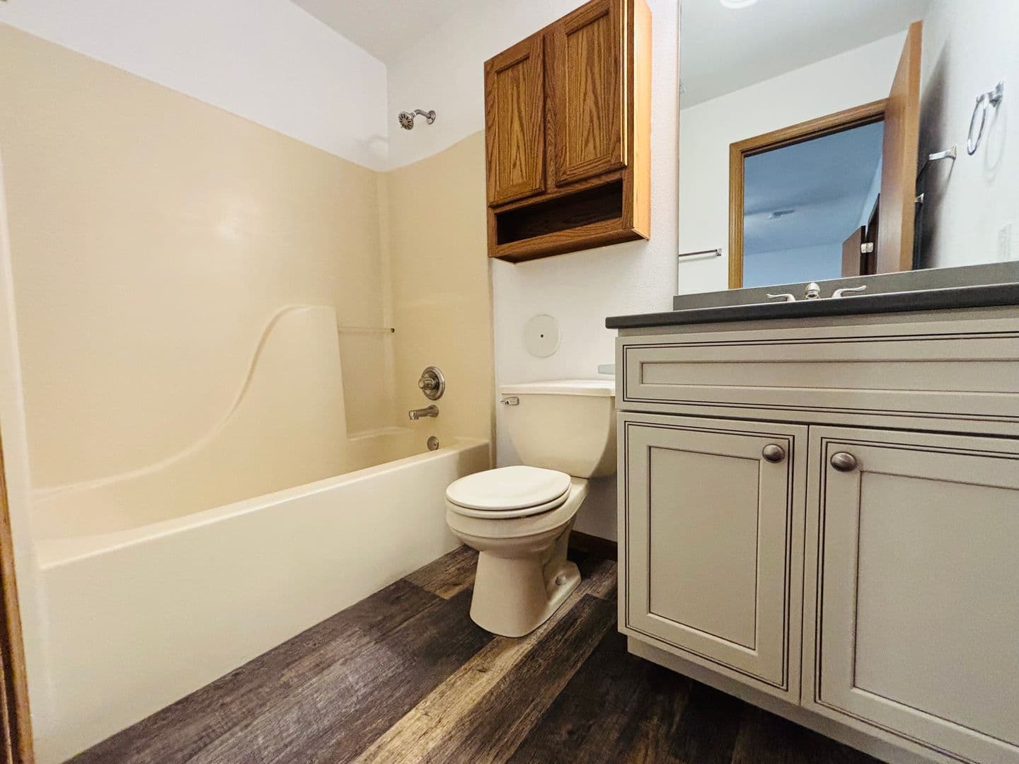 Belleville Apartment: 1671 Shadow Ridge Court