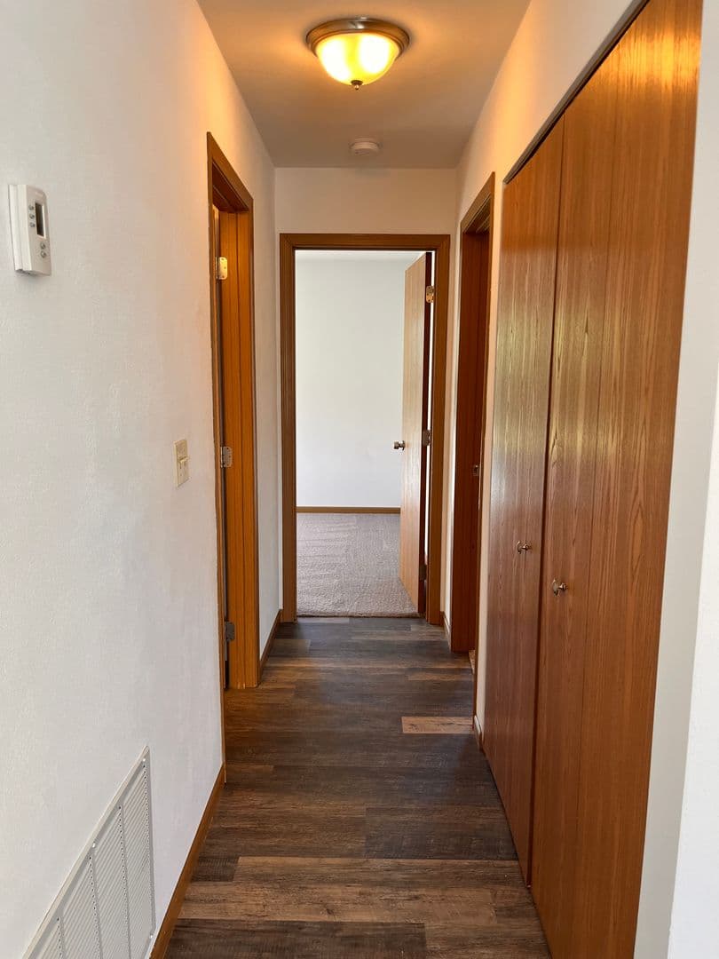 Belleville Apartment: 1671 Shadow Ridge Court