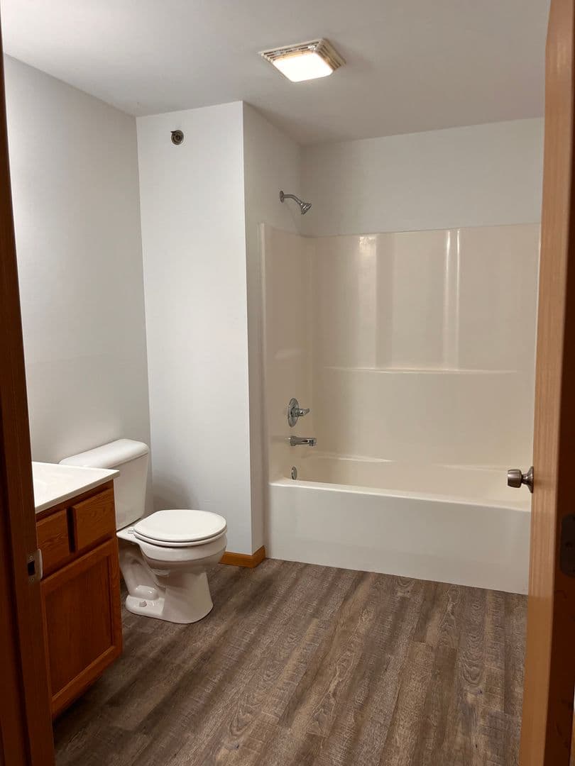 Belleville Apartment: 1671 Shadow Ridge Court