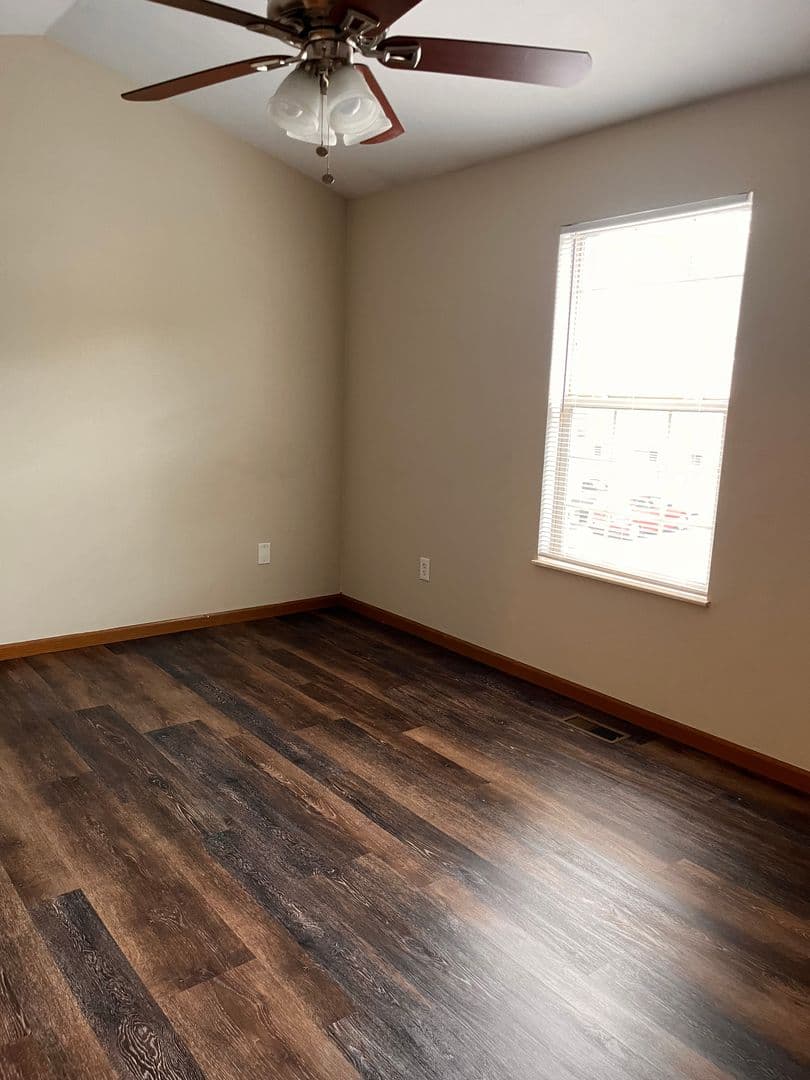 Belleville Apartment: 1671 Shadow Ridge Court