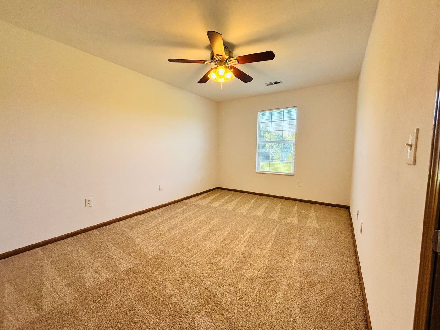 Belleville Apartment: 1671 Shadow Ridge Court